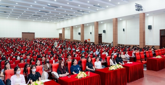 Tân sinh viên Khóa 44 hào hứng tham gia tuần học đầu tiên tại Học viện Báo chí và Tuyên truyền